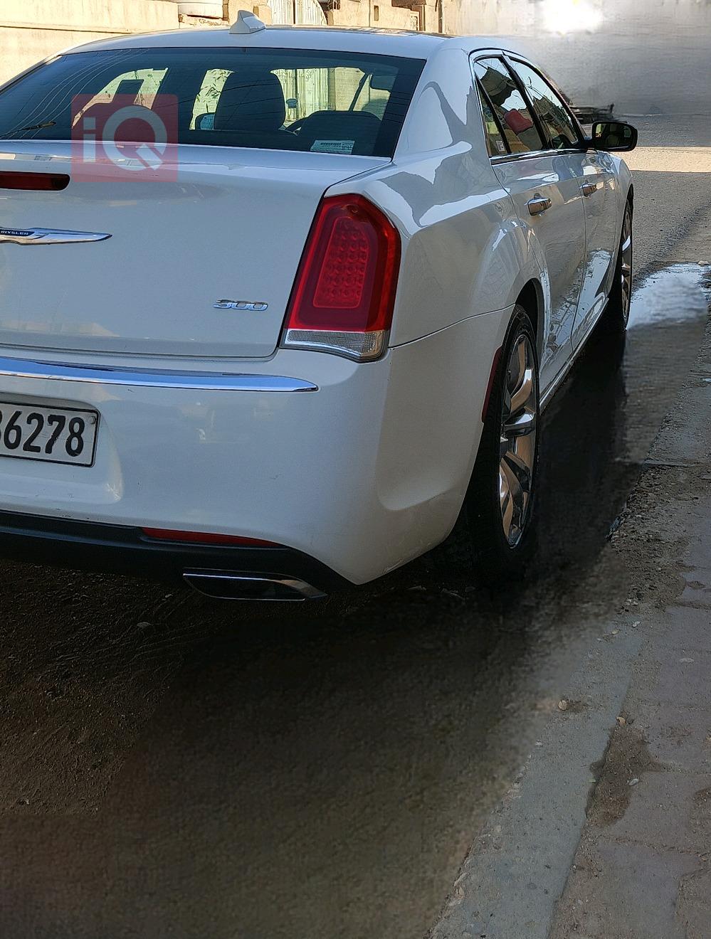 کرایسلەر 300